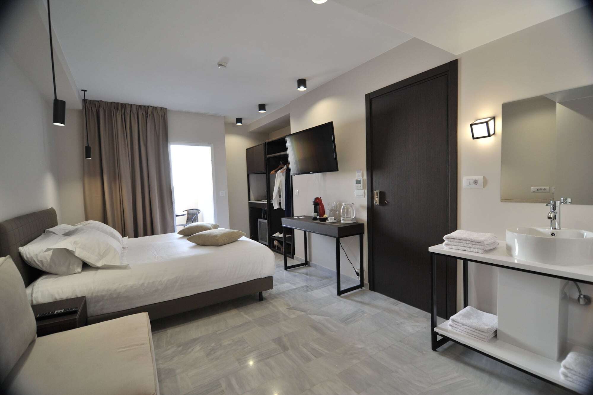 B4B Athens 365 Hotell Eksteriør bilde